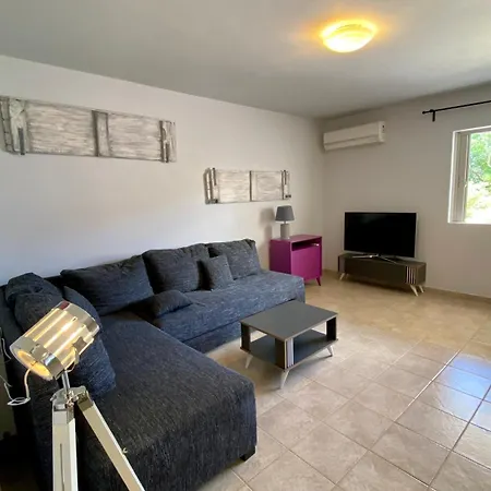 Apartment Portoheli 1