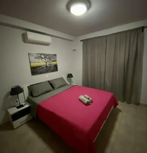 דירה Portoheli 1 פורטו הלי